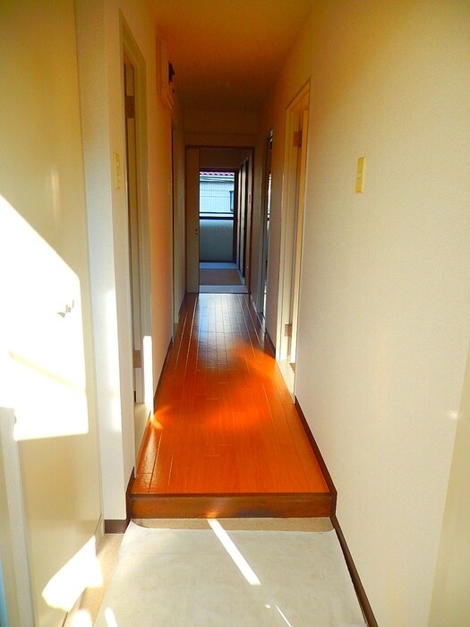 物件内観写真16　(玄関)