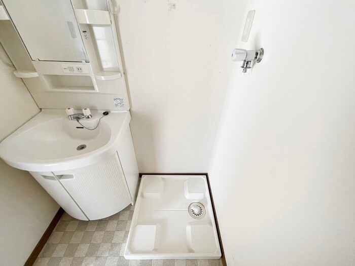 物件内観写真18　(洗濯機置場)