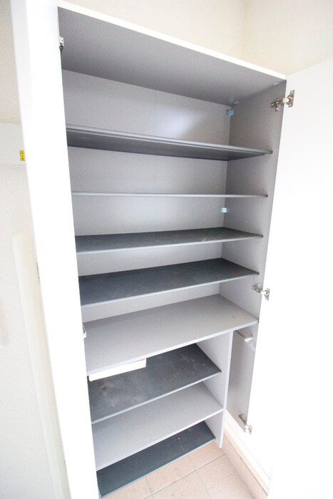 物件内観写真18　(靴箱)