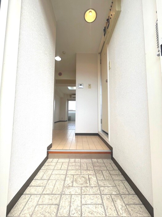 物件内観写真16　(玄関)