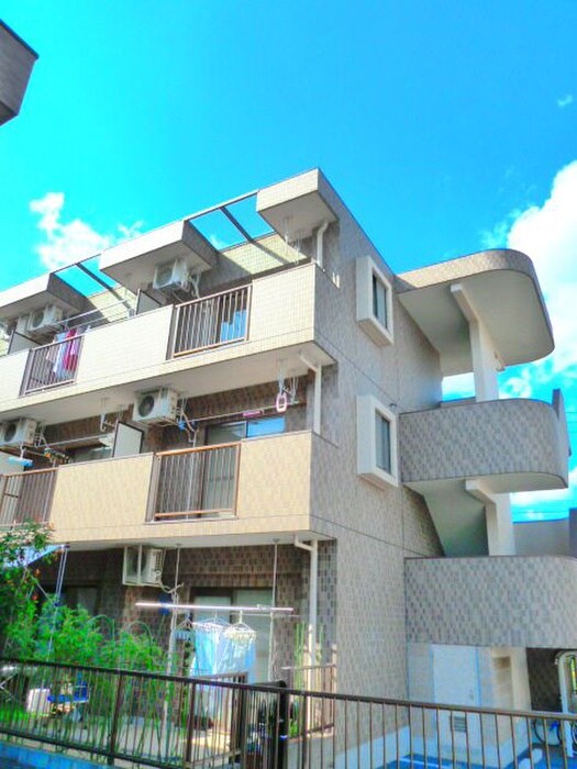 シャトル９９の物件外観写真