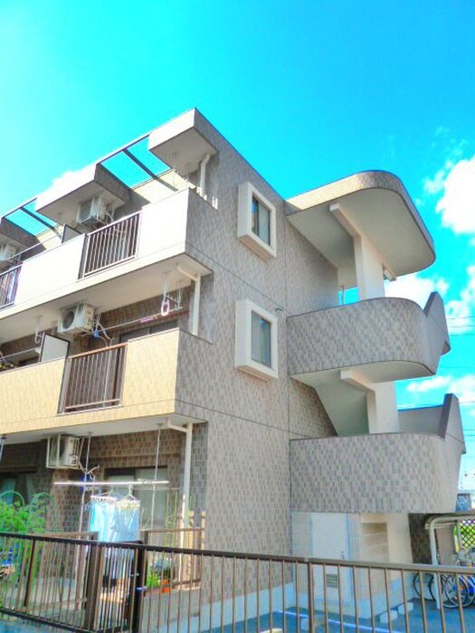 シャトル９９の物件外観写真