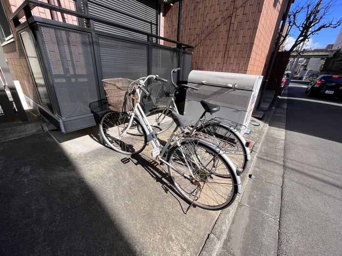 物件外観写真3　(駐輪場)