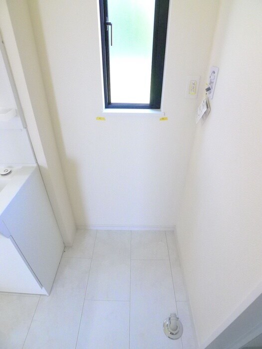 物件内観写真19　(洗濯機置場)