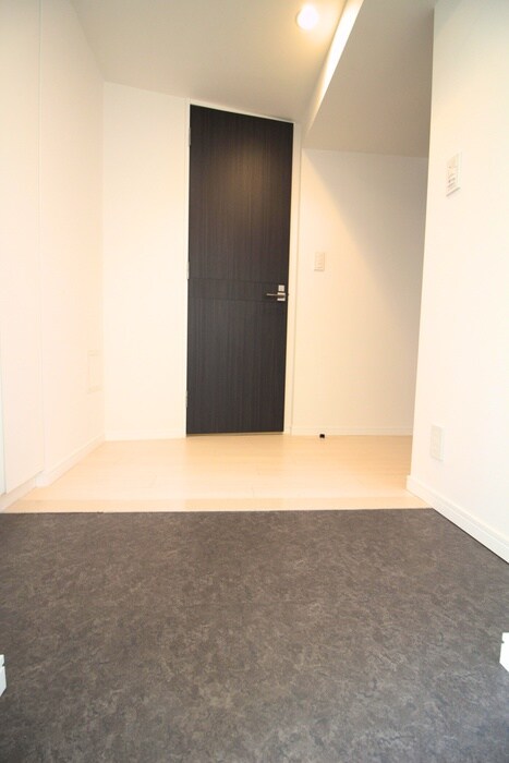 物件内観写真7　(玄関)