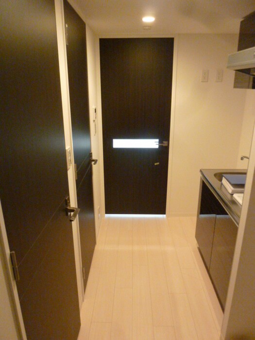 物件内観写真16　(廊下)