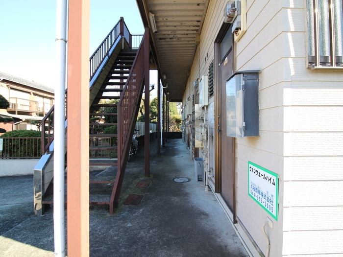 物件外観写真2　(エントランス部分)