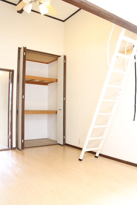 物件内観写真11　(室内からの展望)