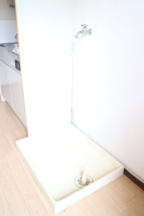 物件内観写真14　(洗濯機置場)