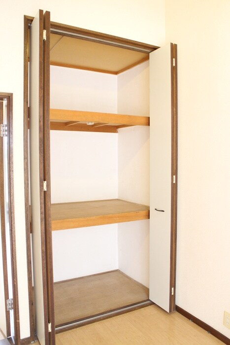 物件内観写真15　(収納)