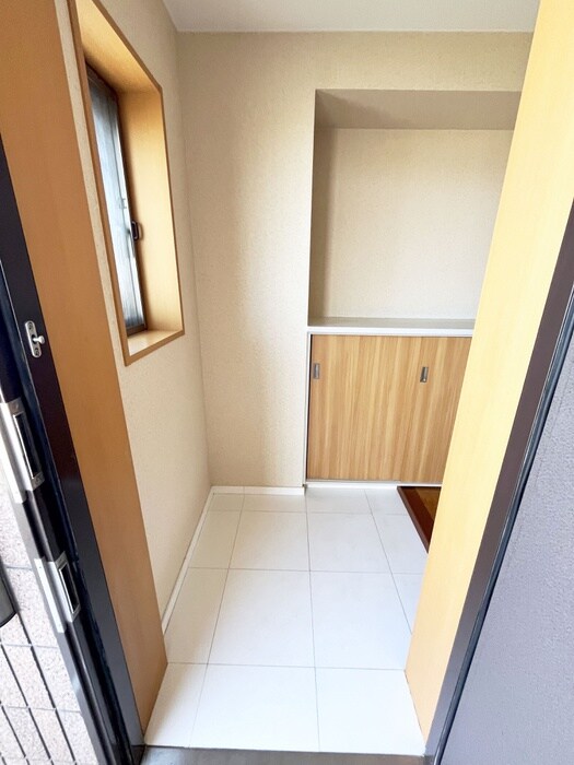 物件内観写真19　(玄関)