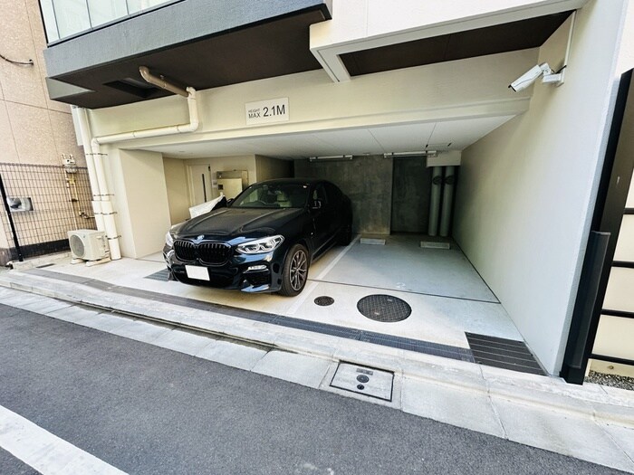 物件外観写真5　(駐車場)