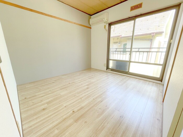 物件内観写真2　(居室)