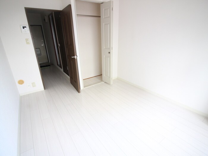 物件内観写真9　(居室)