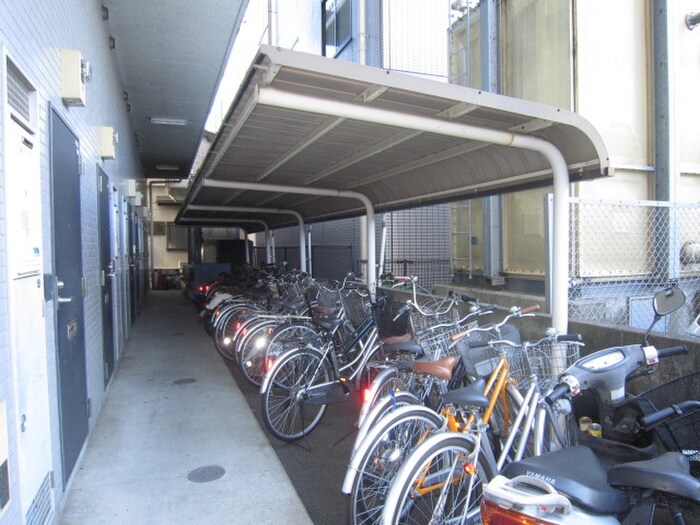 物件外観写真3　(駐輪場)