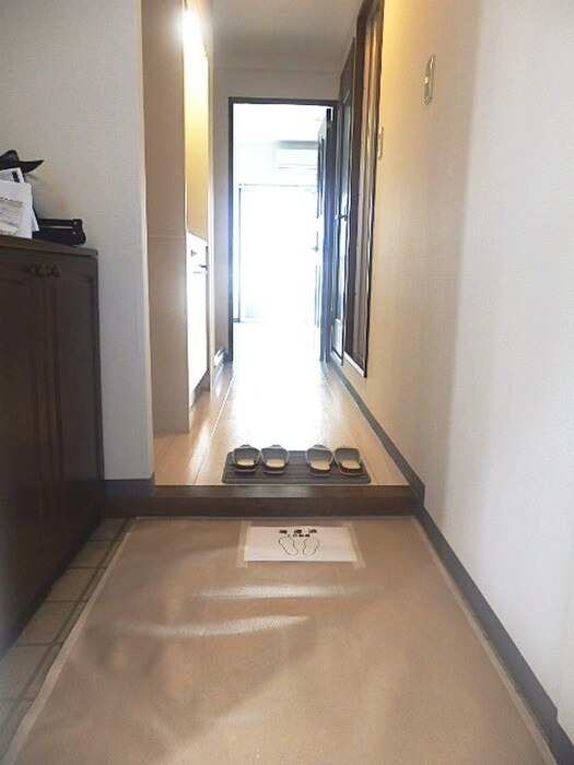 物件内観写真15　(玄関)