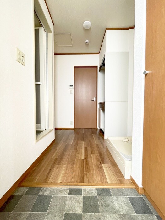 物件内観写真17　(玄関)