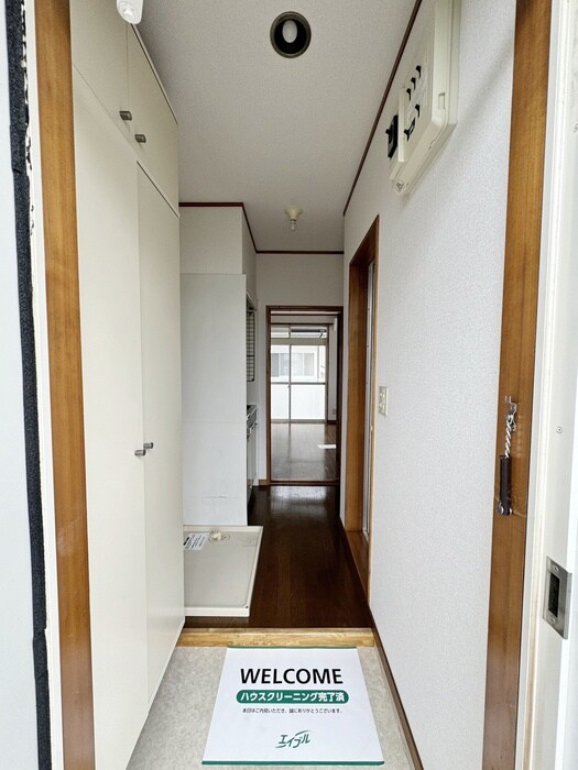 物件内観写真17　(玄関)