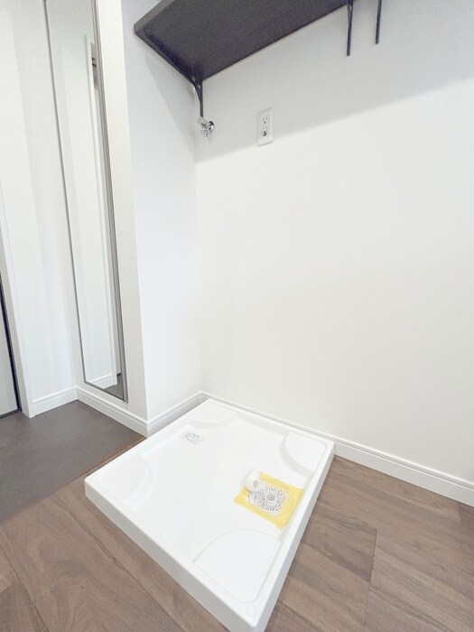 物件内観写真14　(洗濯機置場)