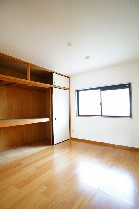 物件内観写真3　(居室)