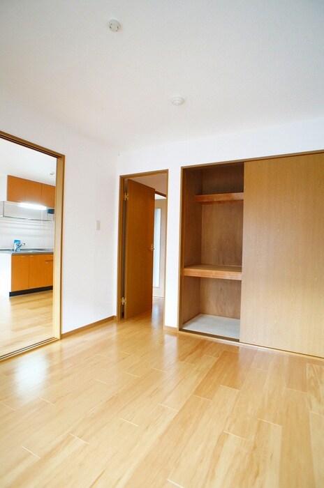 物件内観写真4　(居室)