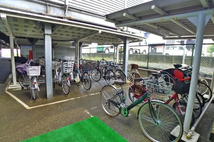 物件外観写真6　(駐輪場)
