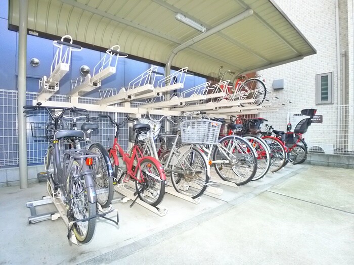 物件外観写真3　(駐輪場)