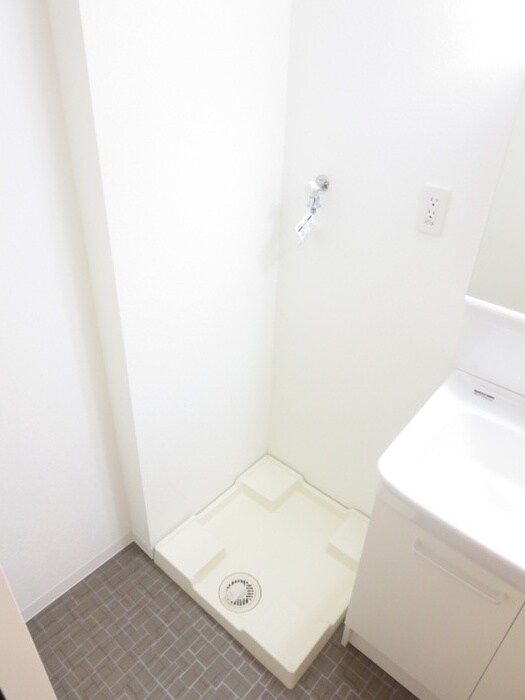 物件内観写真12　(洗濯機置場)