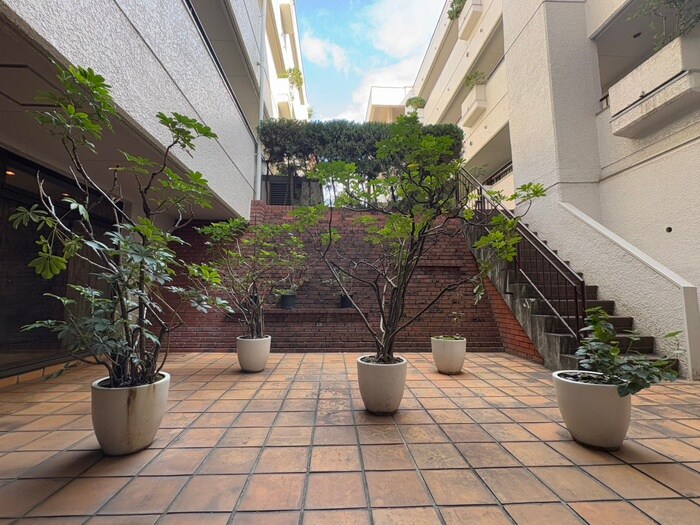 物件外観写真6　(建物設備)