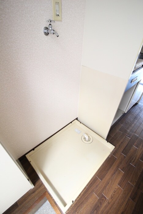 物件内観写真9　(洗濯機置場)