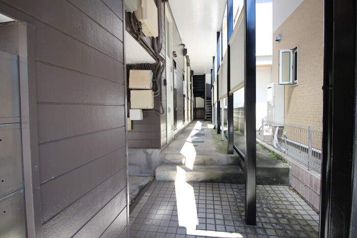 物件外観写真4　(エントランス部分)