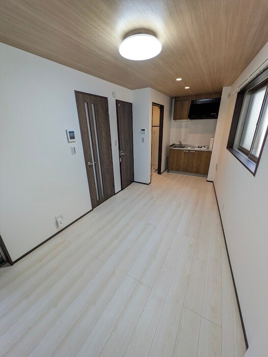 物件内観写真4　(室内からの展望)