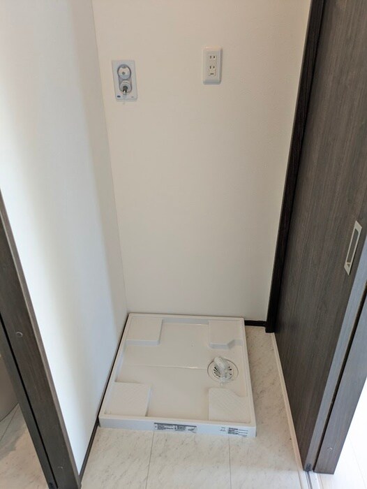 物件内観写真9　(洗濯機置場)