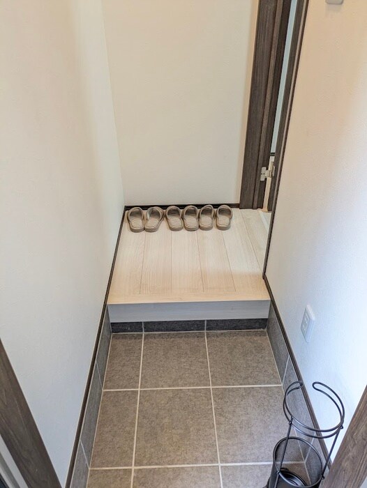 物件内観写真11　(玄関)