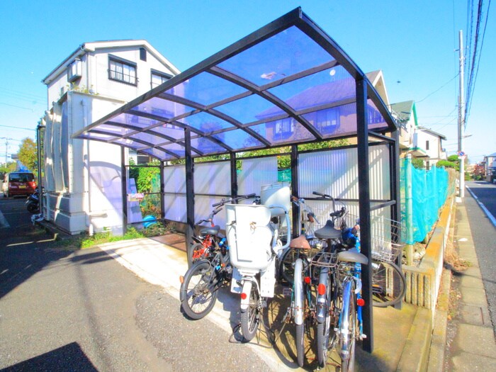 物件外観写真3　(駐輪場)