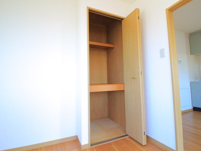 物件内観写真12　(収納)