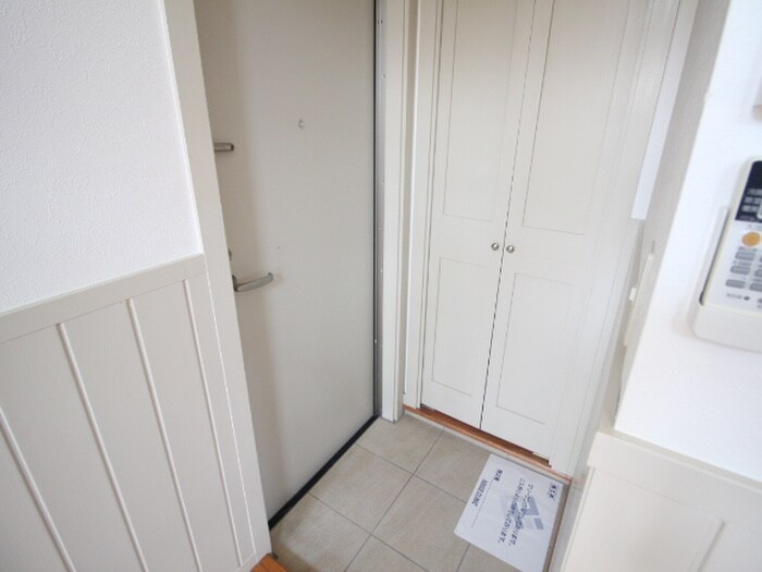 物件内観写真17　(玄関)