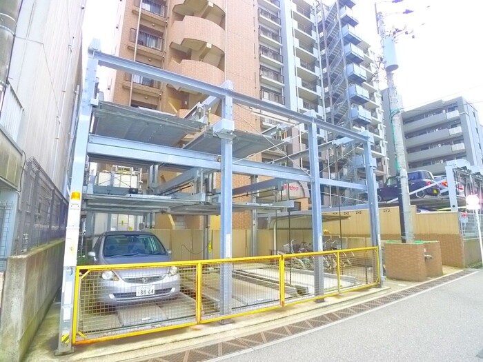 物件外観写真6　(駐車場)