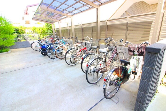 物件外観写真6　(駐輪場)