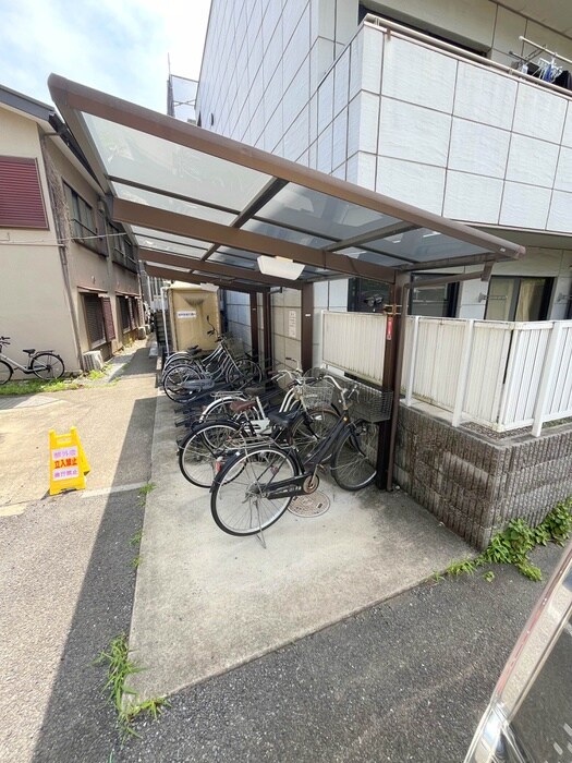 物件外観写真3　(駐輪場)