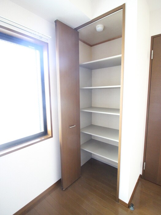 物件内観写真13　(収納)