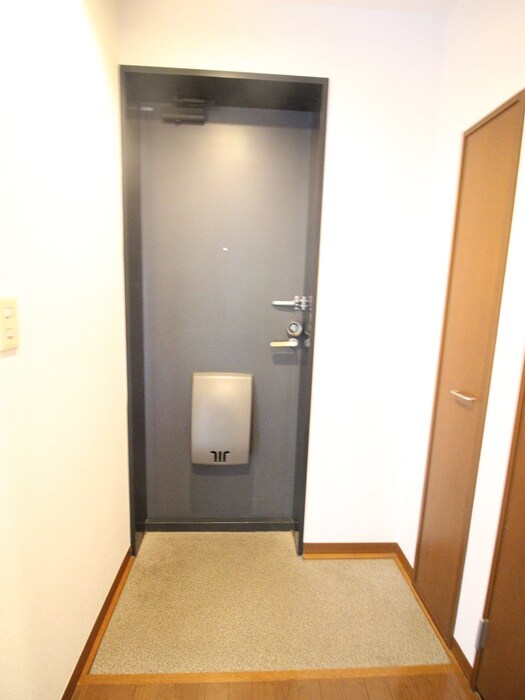 物件内観写真18　(玄関)