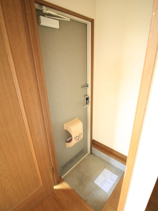 物件内観写真12　(玄関)