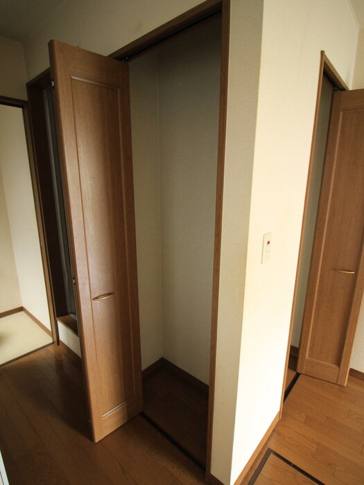 物件内観写真13　(収納)