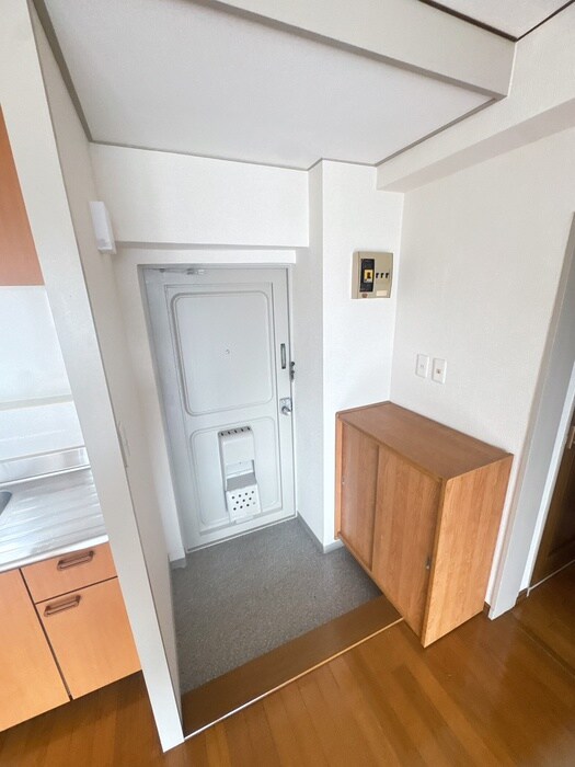 物件内観写真7　(玄関)