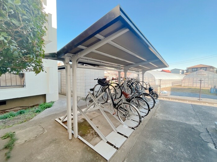 物件外観写真3　(駐輪場)