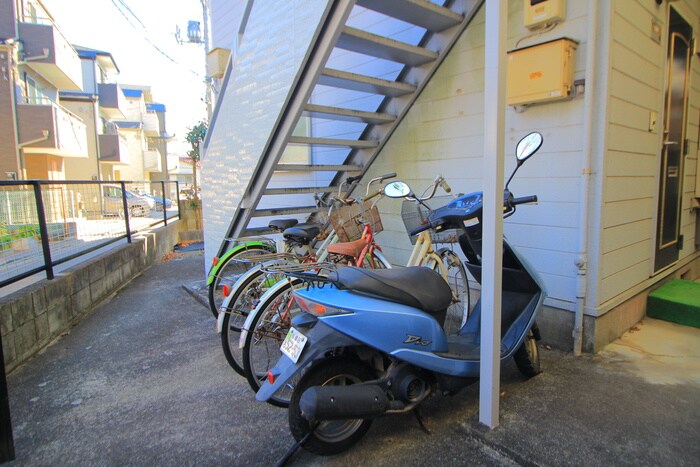物件外観写真6　(駐輪場)