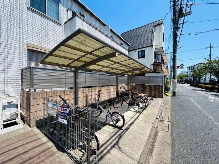 物件外観写真3　(駐輪場)