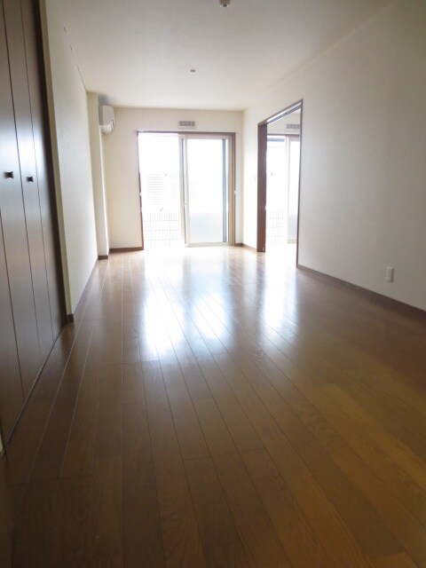 物件内観写真10　(居室)