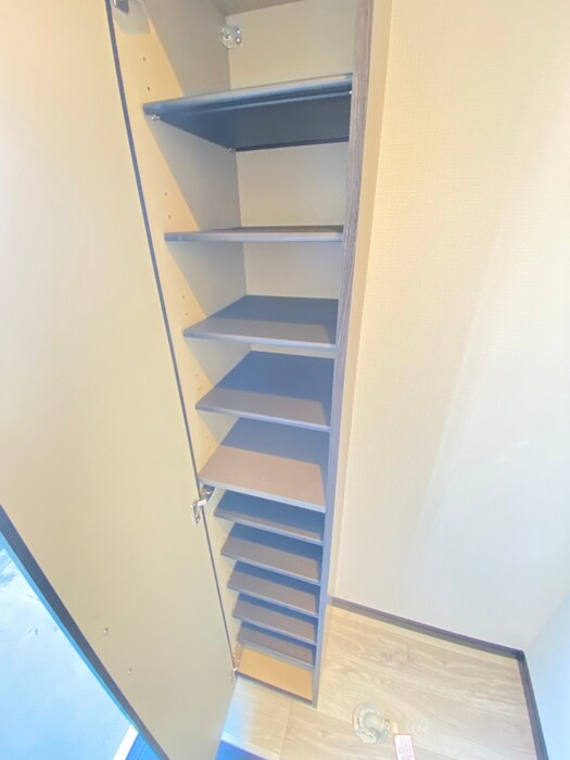 物件内観写真8　(靴箱)